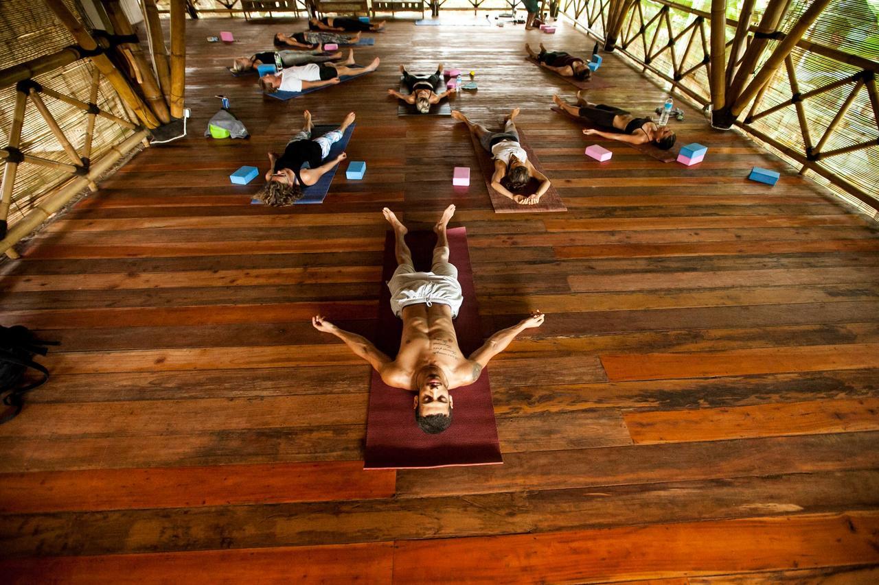 Flowers & Fire Yoga Garden Gili Air Dış mekan fotoğraf