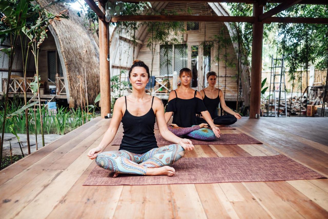 Flowers & Fire Yoga Garden Gili Air Dış mekan fotoğraf