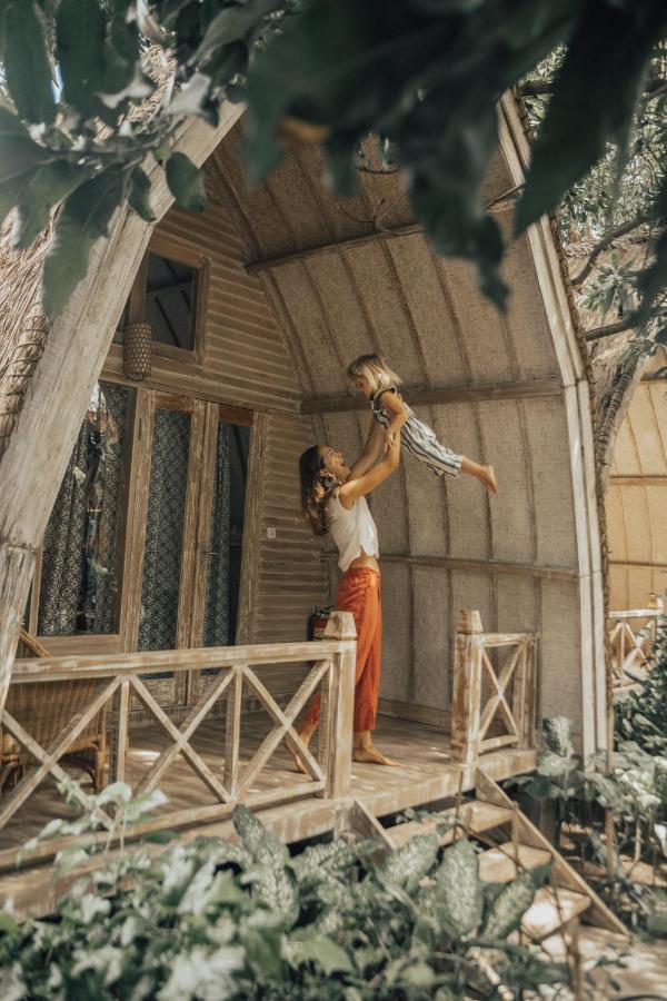 Flowers & Fire Yoga Garden Gili Air Dış mekan fotoğraf