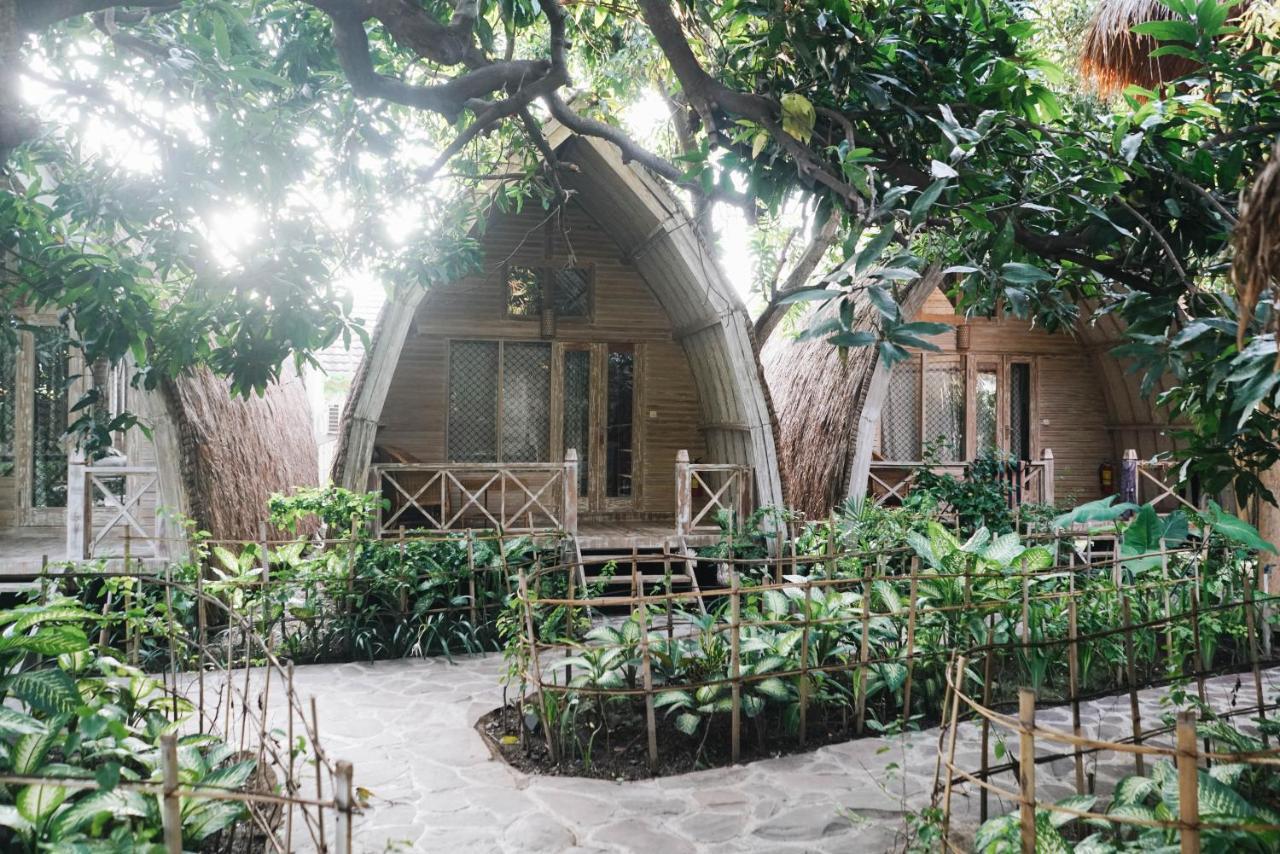 Flowers & Fire Yoga Garden Gili Air Dış mekan fotoğraf