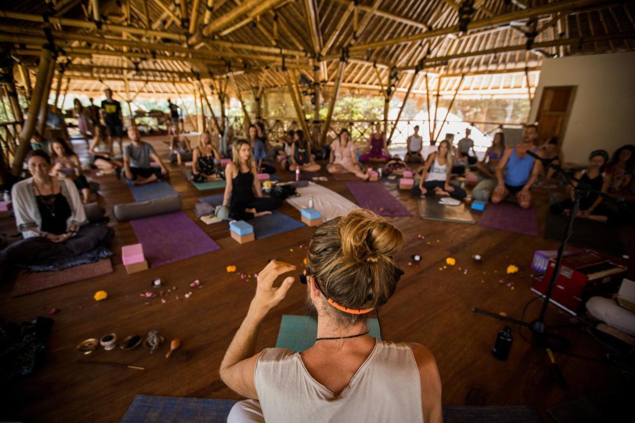 Flowers & Fire Yoga Garden Gili Air Dış mekan fotoğraf